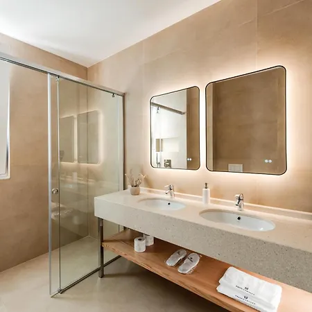 Troci Hotel 5*