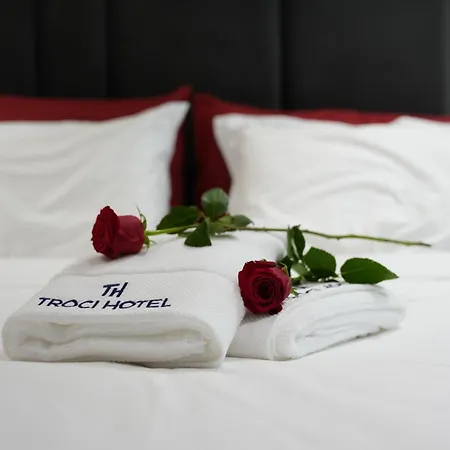 Troci Otel