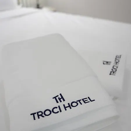 Otel Troci