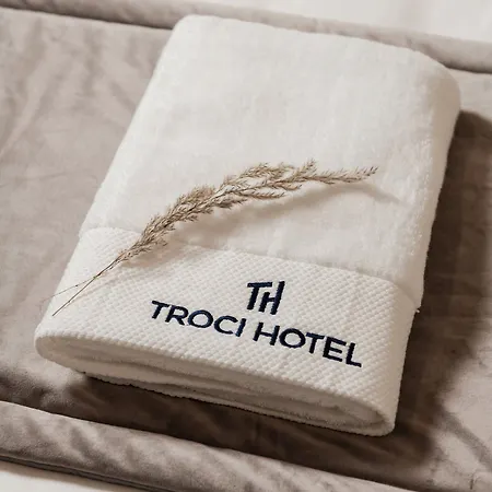 Troci ホテル 5*